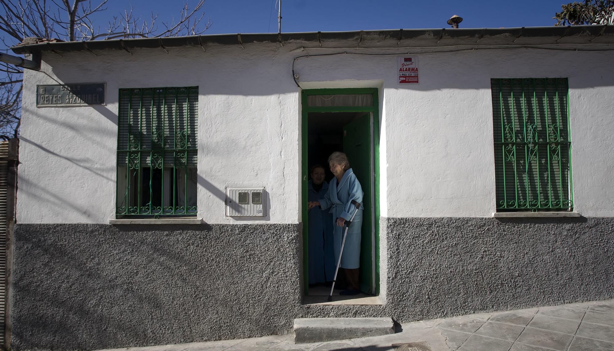 Mujer mayor casa Tetuan